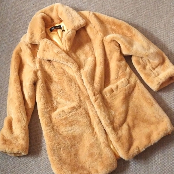 NWT Yellow Gold Faux Fur Teddy Jacket - Picture 2 of 6